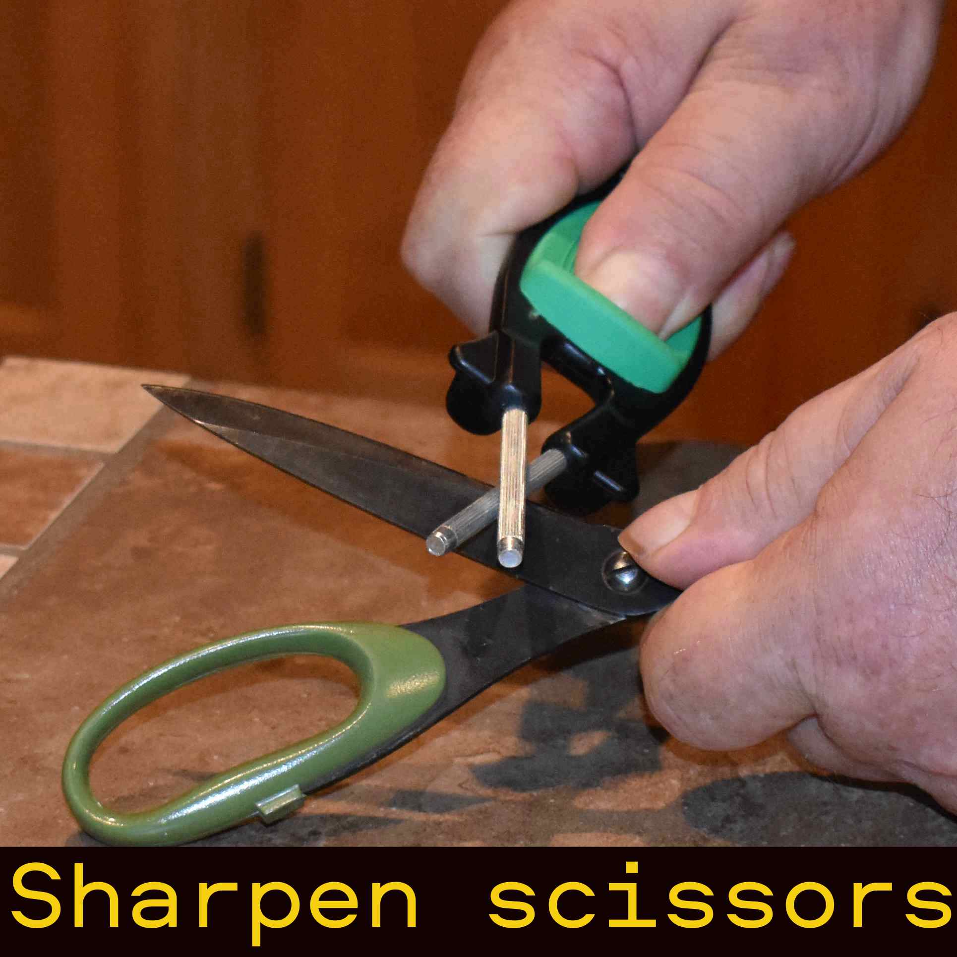 Sharpening scissors with a Block sharpener